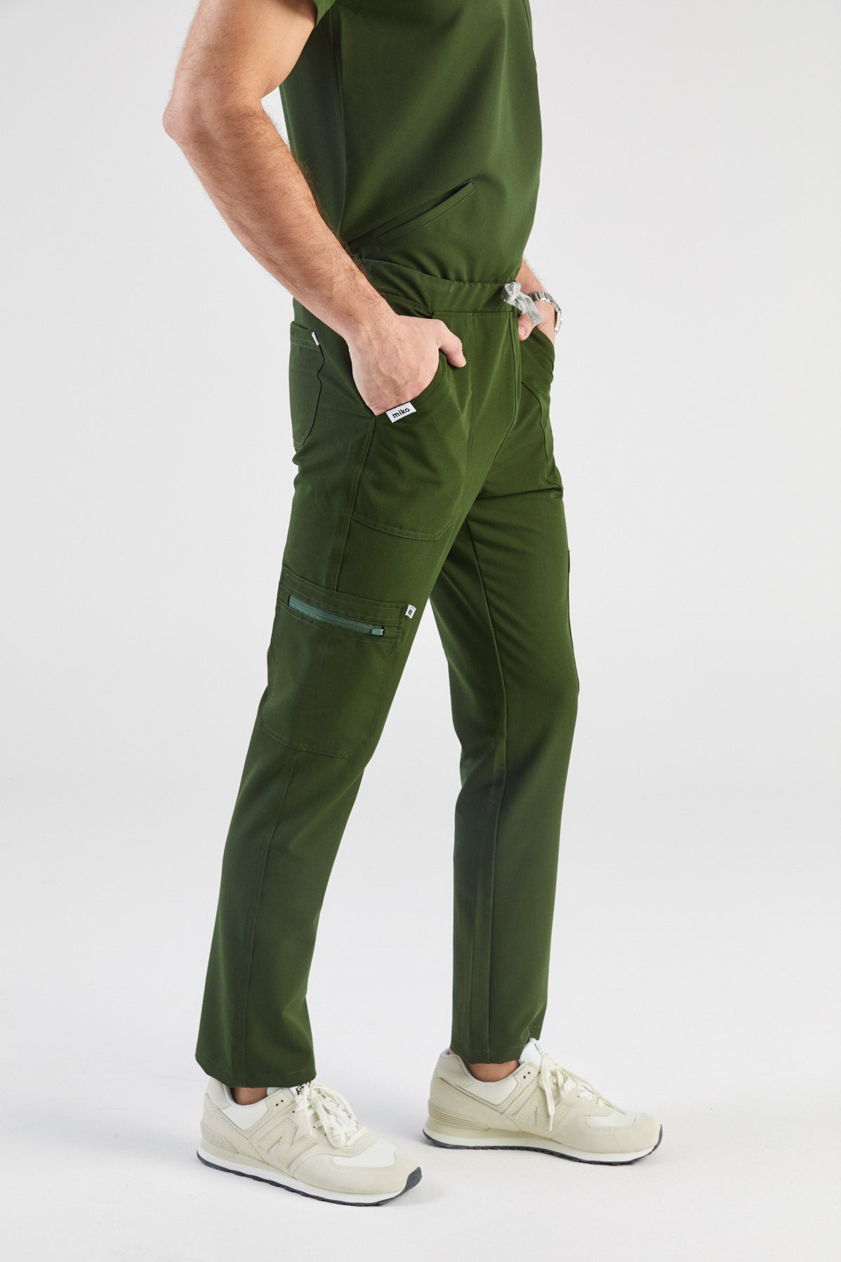 Casper Multi-Pocket Regular Scrub Pants - Hunter Green
