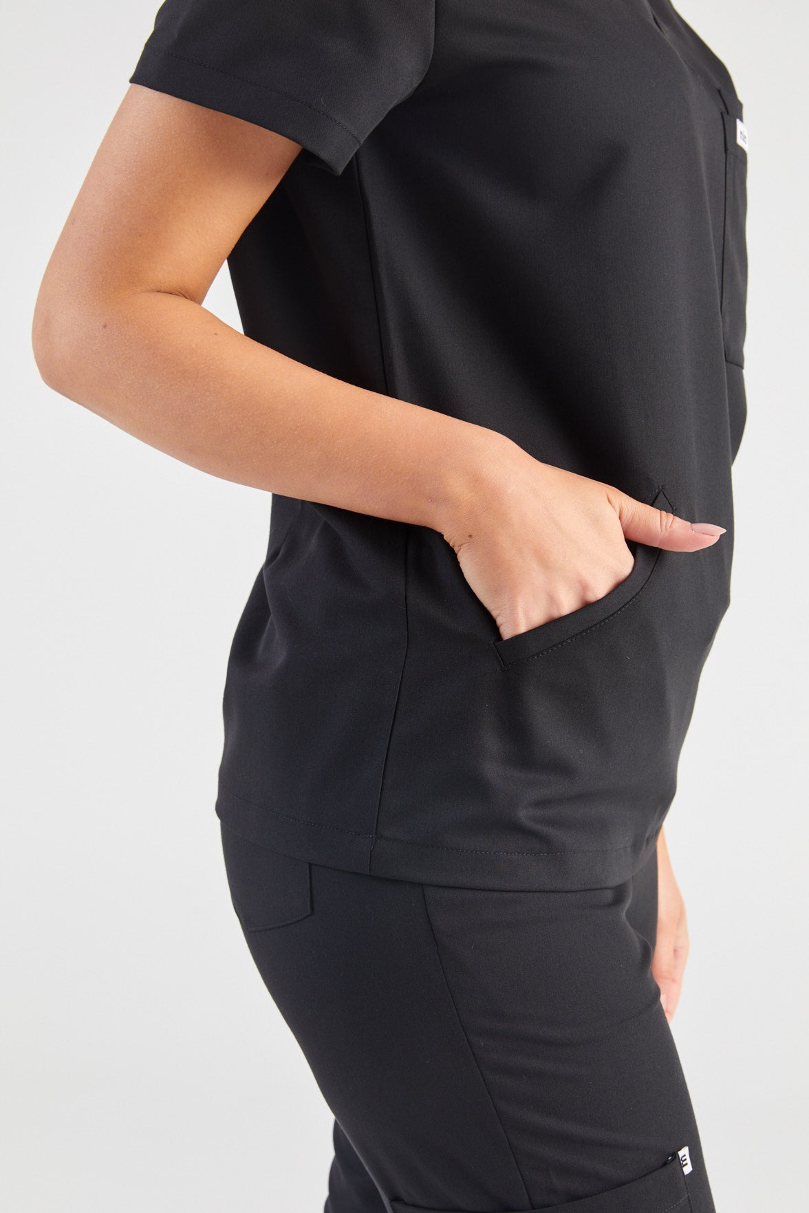 Everly V-Neck Four Pocket Scrub Top - Black