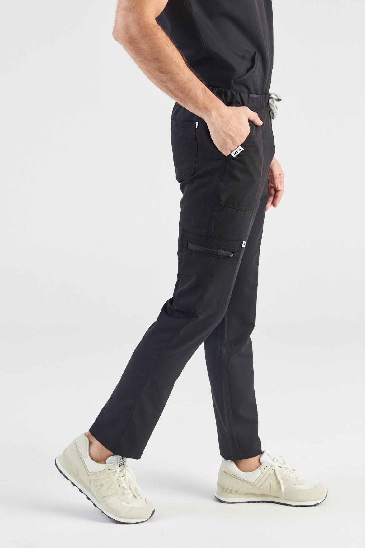 Casper Multi-Pocket Regular Scrub Pants - Black