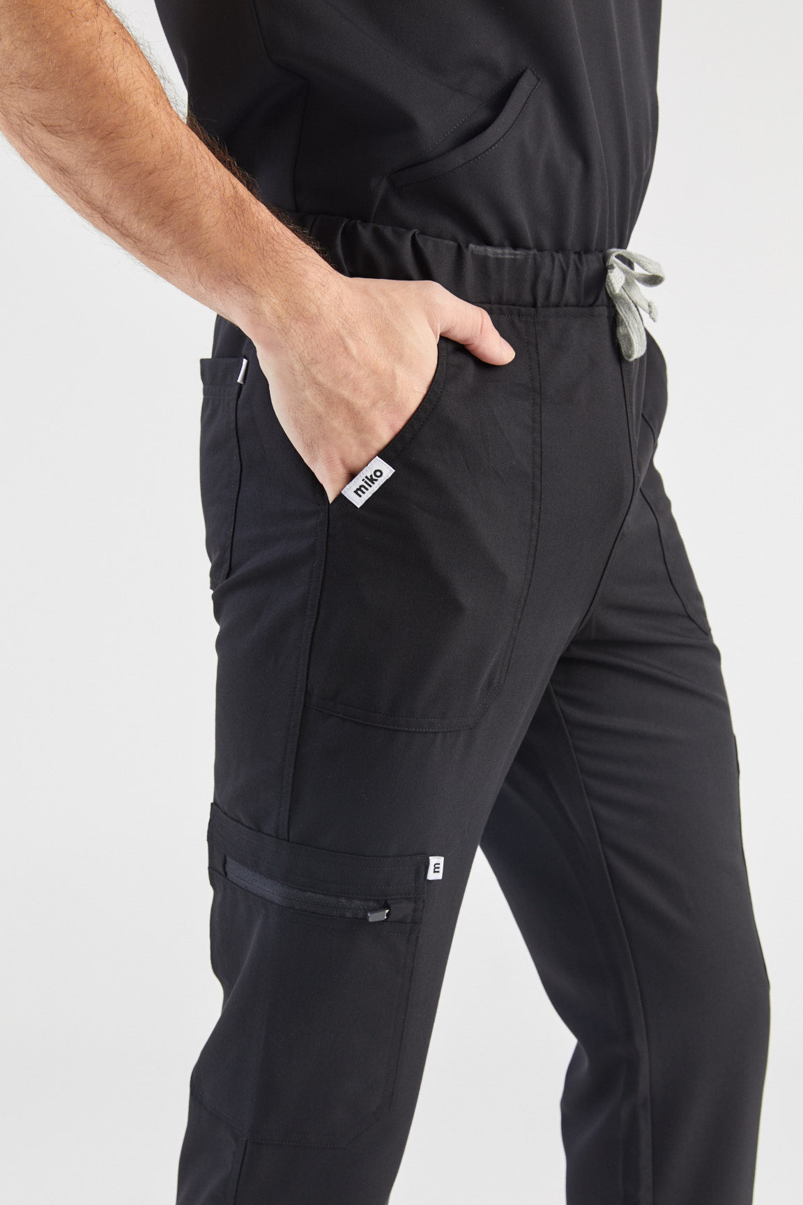 Casper Multi-Pocket Regular Scrub Pants - Black