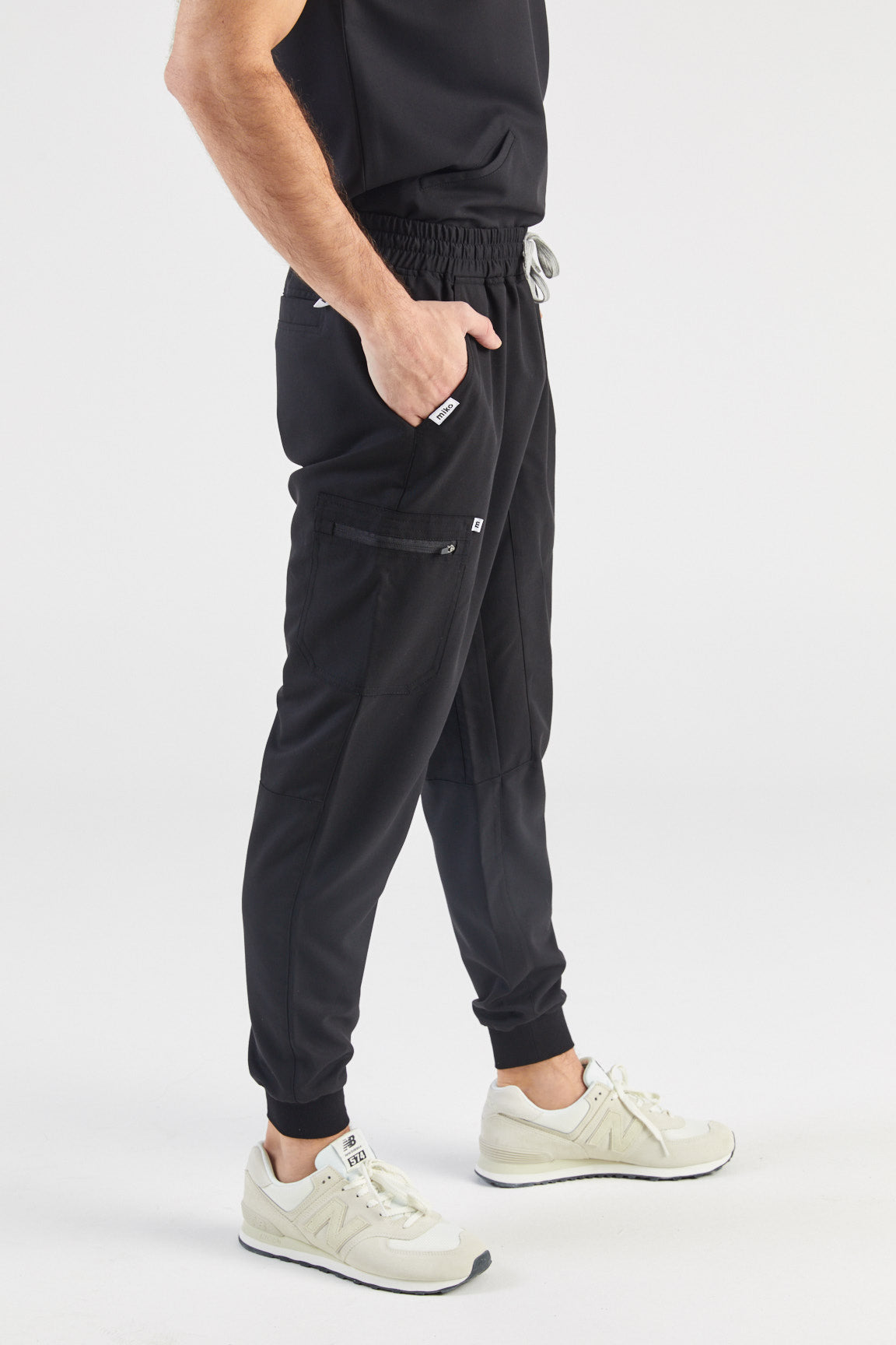 Bassel Multi-Pocket Jogger Scrub Pants - Black