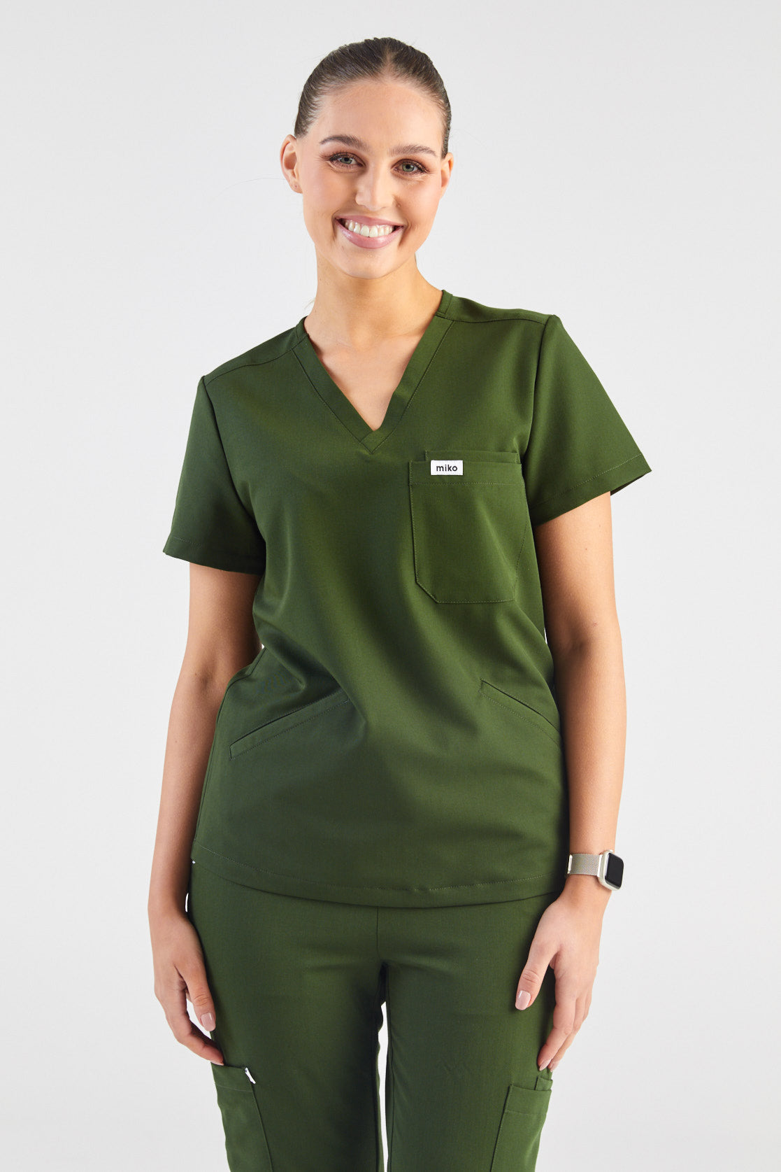 Everly V-Neck Four Pocket Scrub Top - Hunter Green