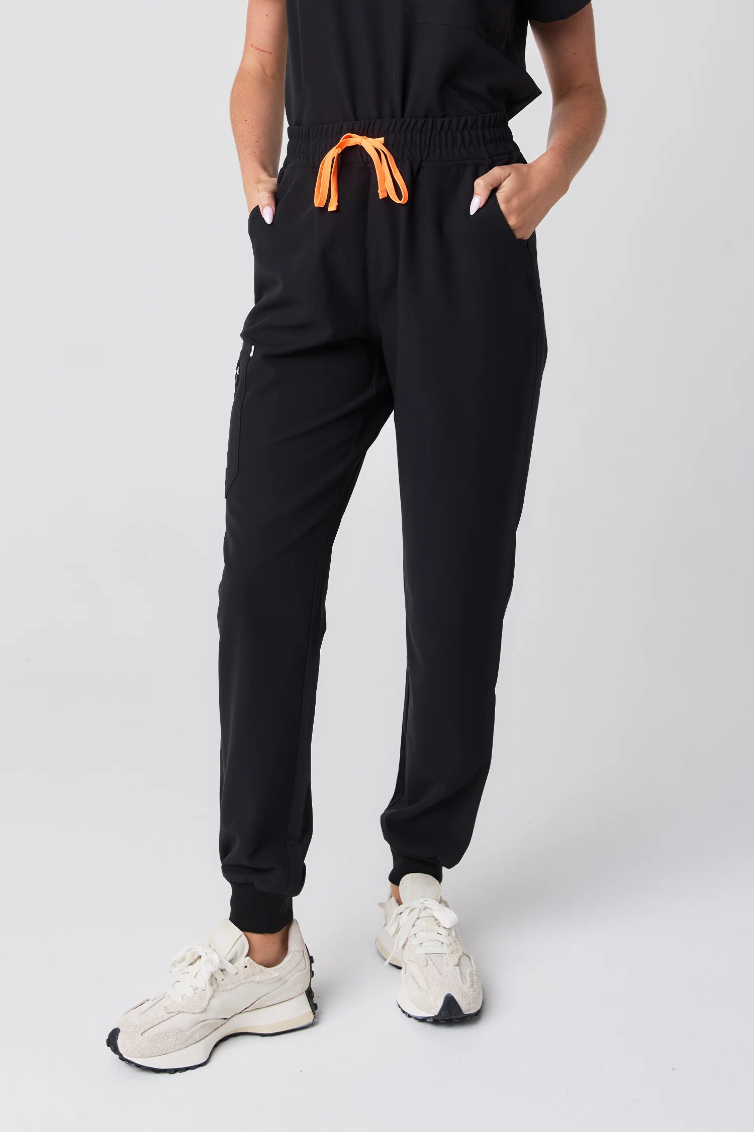 Melrose Multi-Pocket Jogger Scrub Pants V2 - Black