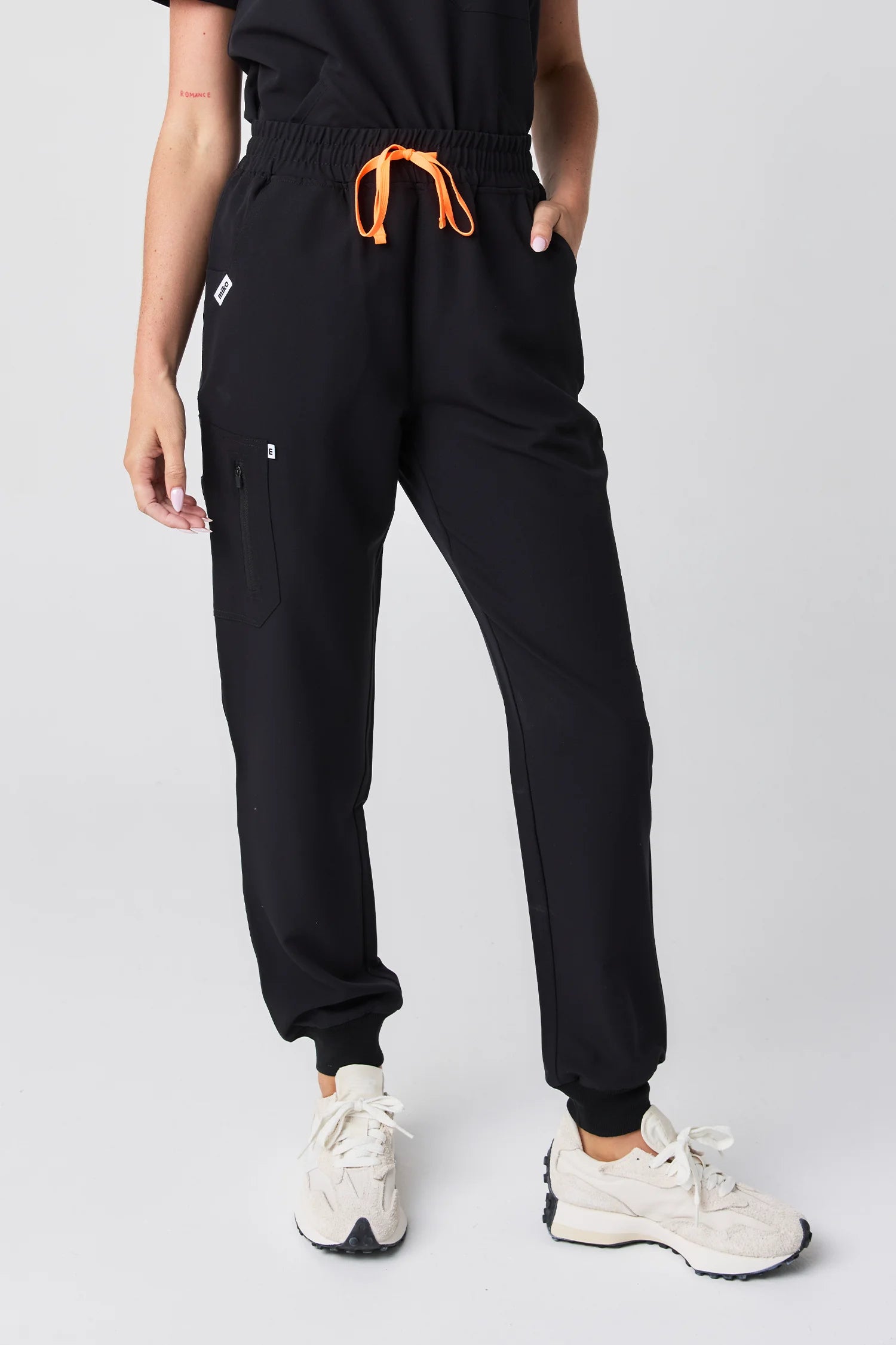 Melrose Multi-Pocket Jogger Scrub Pants V2 - Black
