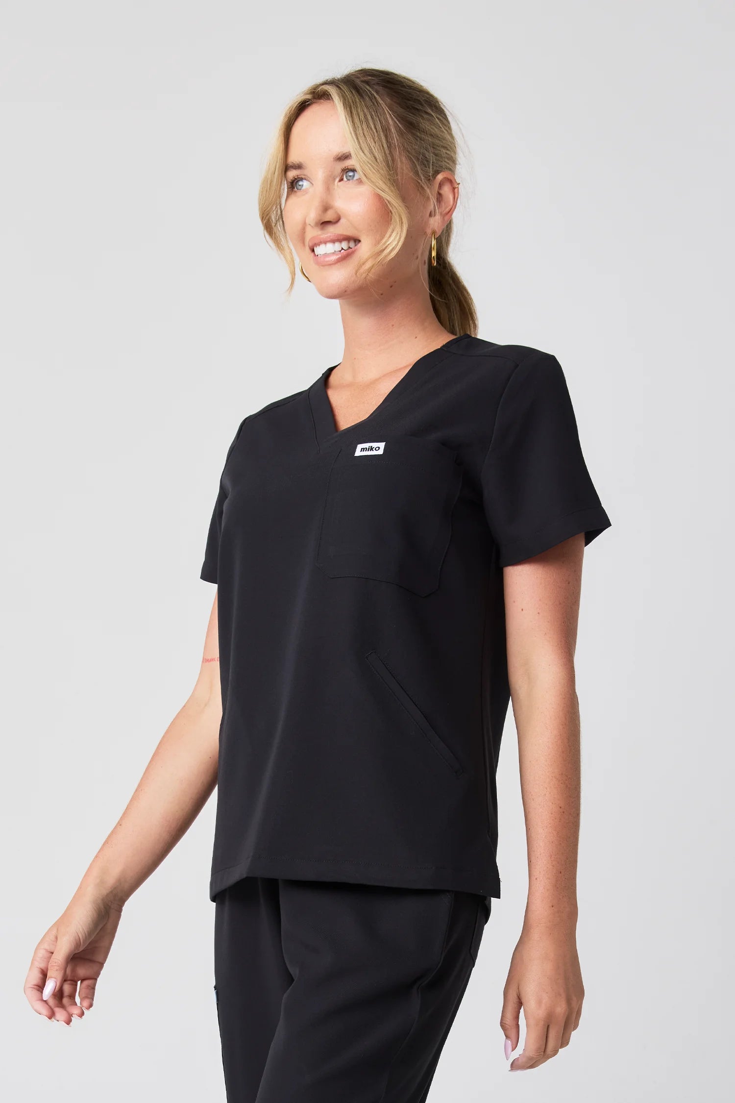 Everly V-Neck Four Pocket Scrub Top V2 - Black
