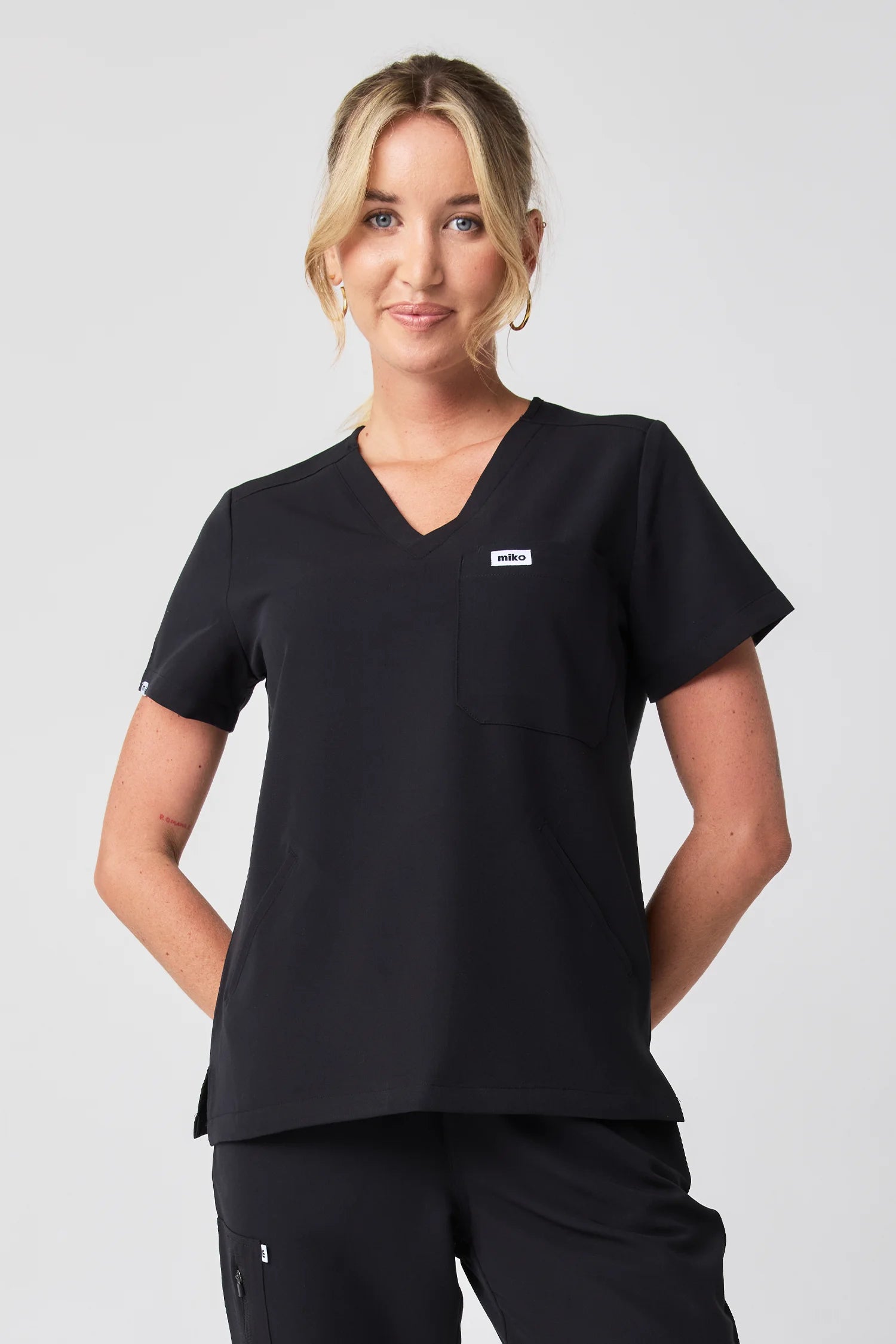 Everly V-Neck Four Pocket Scrub Top V2 - Black