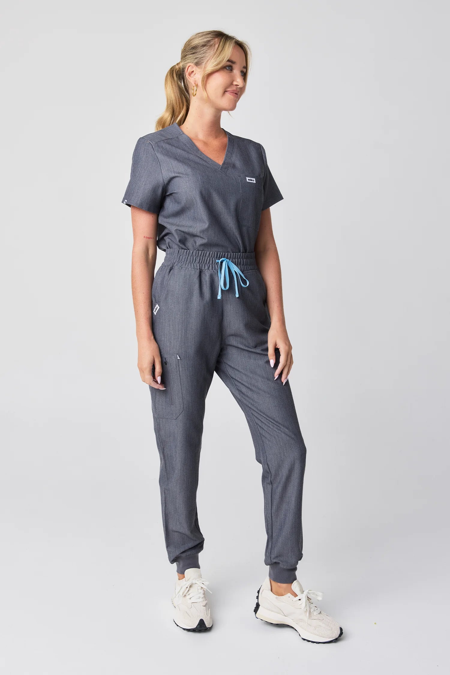 Everly V-Neck Four Pocket Scrub Top - Graphite Denim