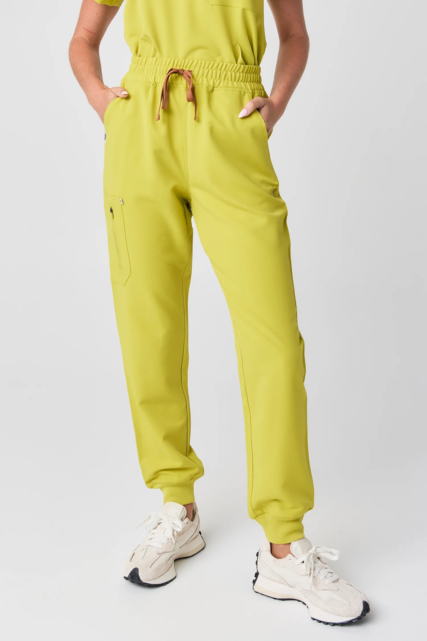 Melrose Multi-Pocket Jogger Scrub Pants - Limepop