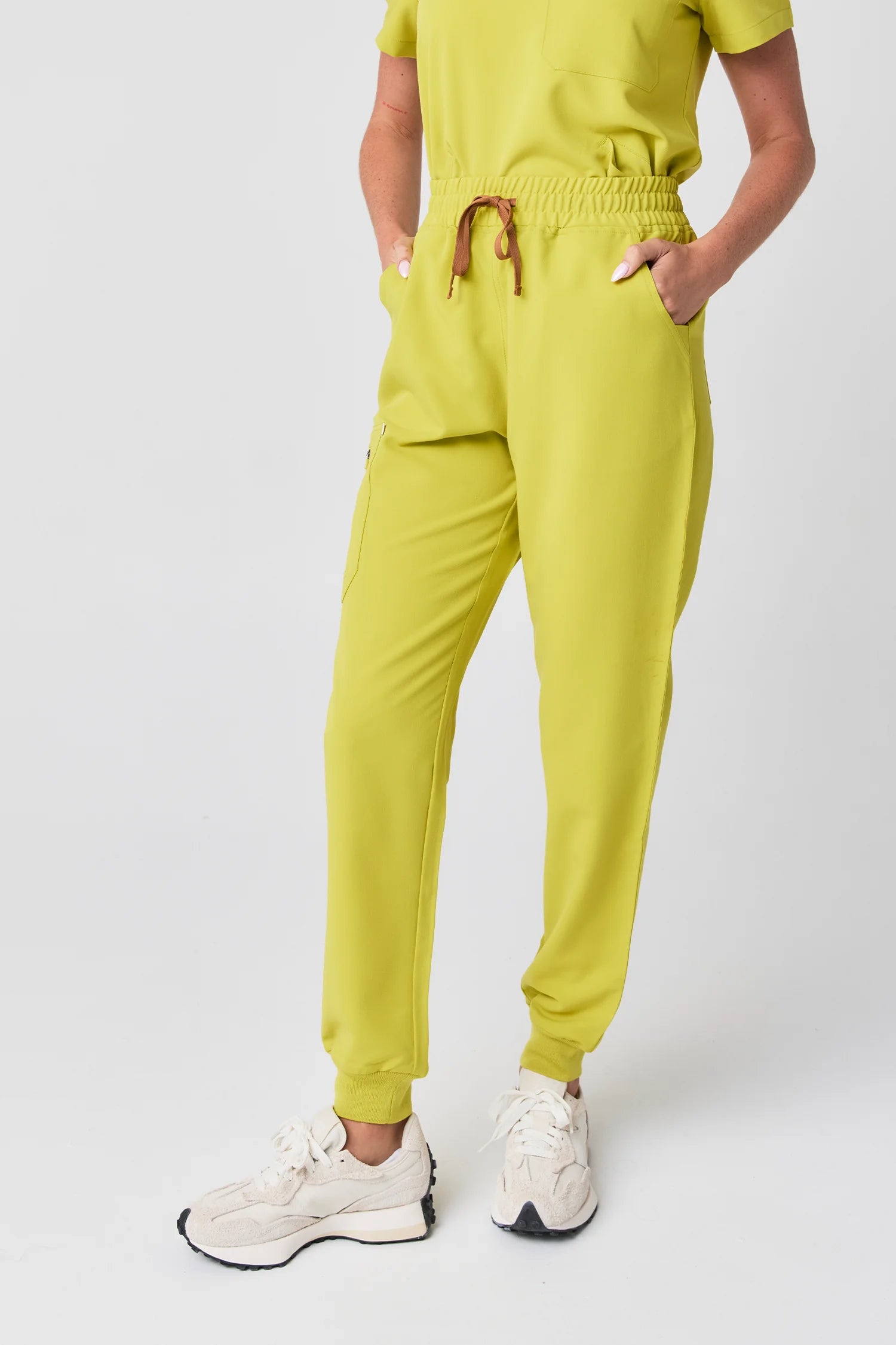 Melrose Multi-Pocket Jogger Scrub Pants - Limepop