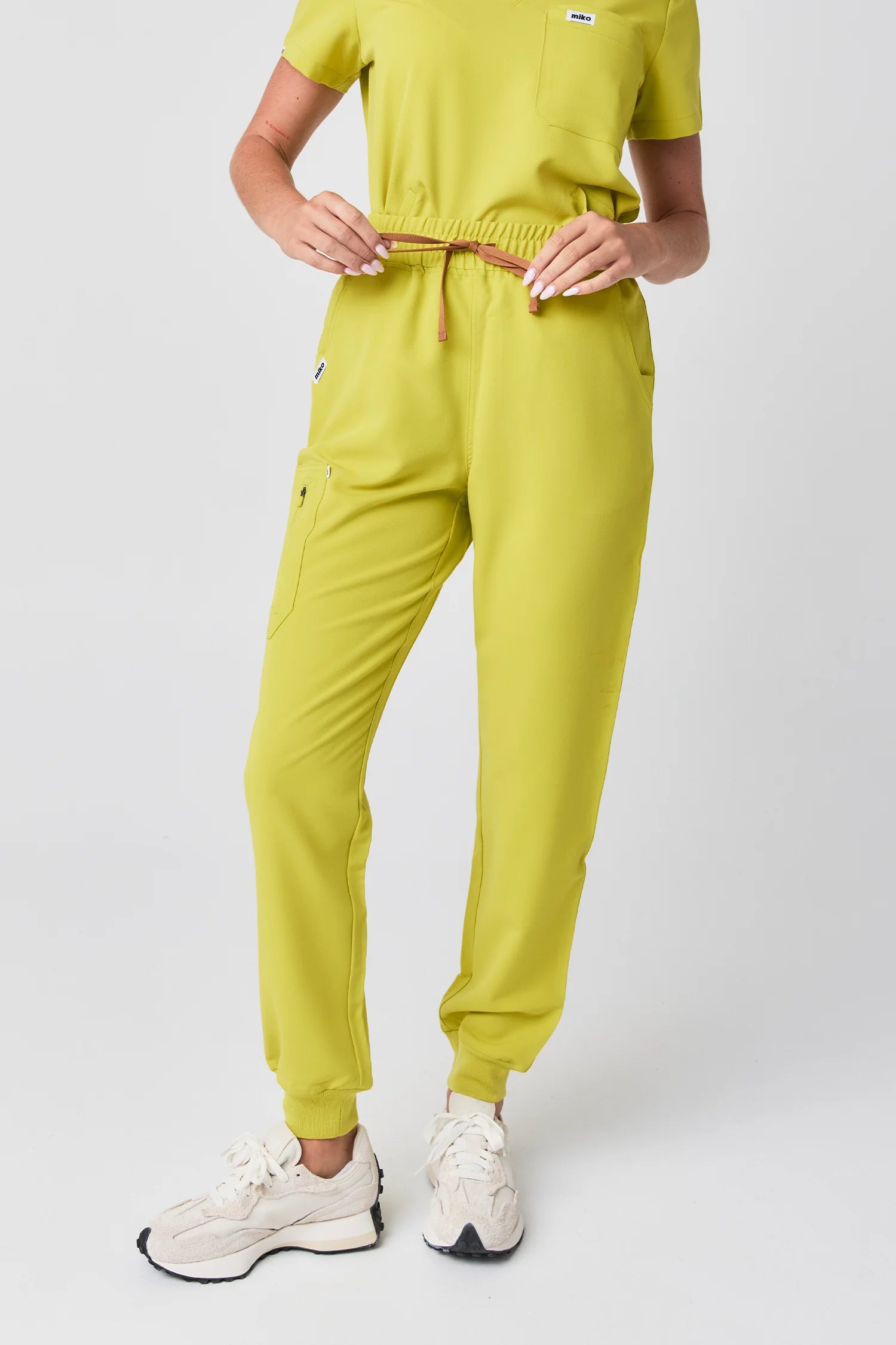 Melrose Multi-Pocket Jogger Scrub Pants - Limepop