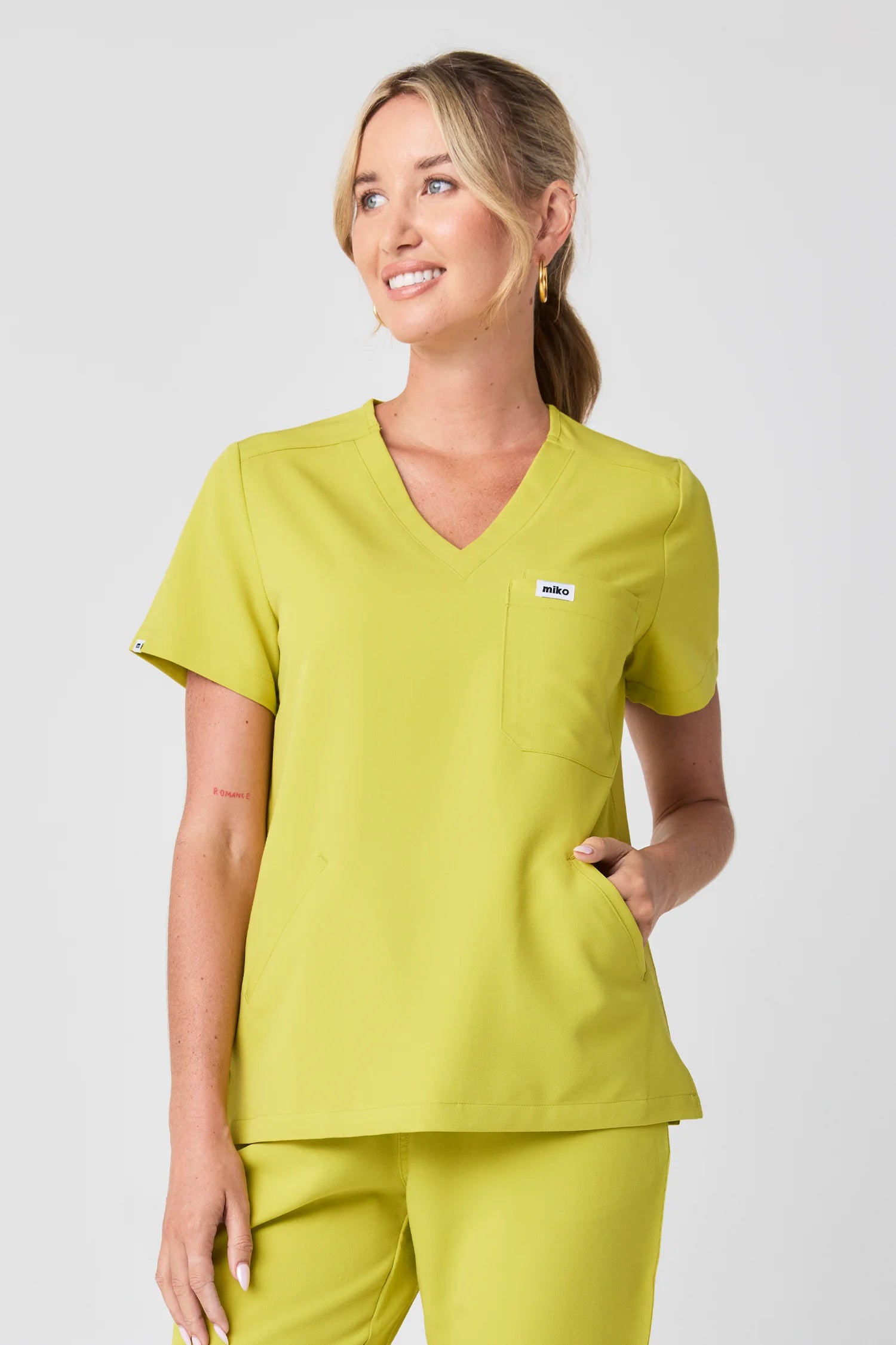 Everly V-Neck Four Pocket Scrub Top - Limepop