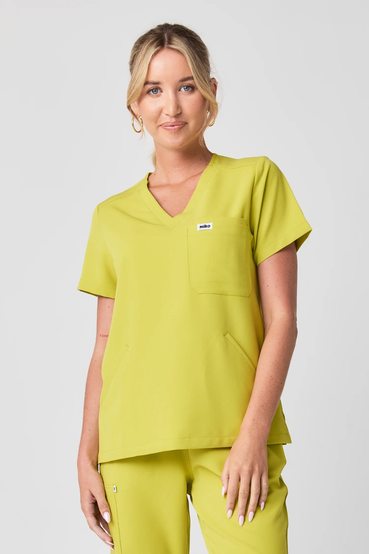 Everly V-Neck Four Pocket Scrub Top - Chartreuse (Limepop)