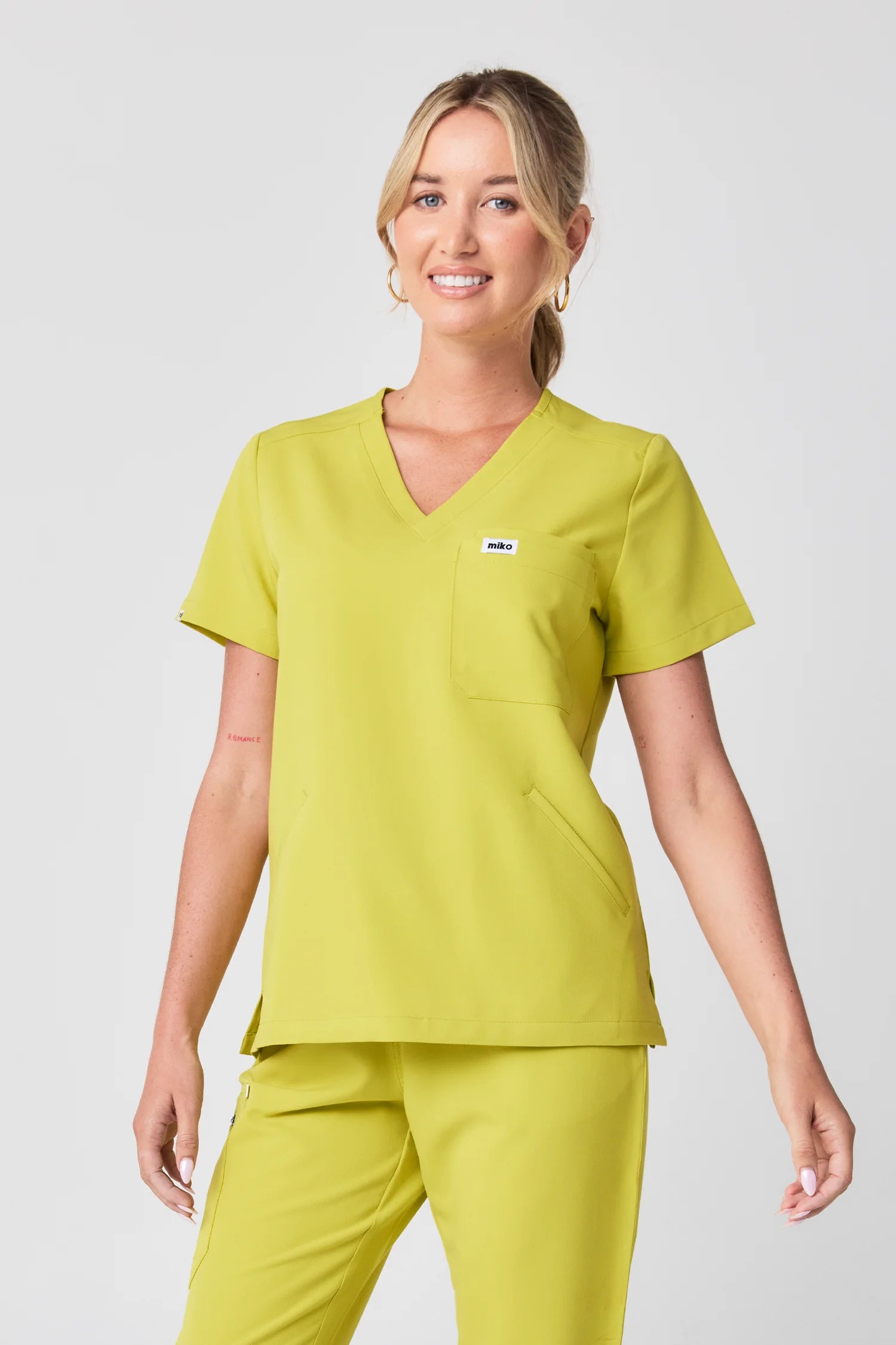 Everly V-Neck Four Pocket Scrub Top - Limepop