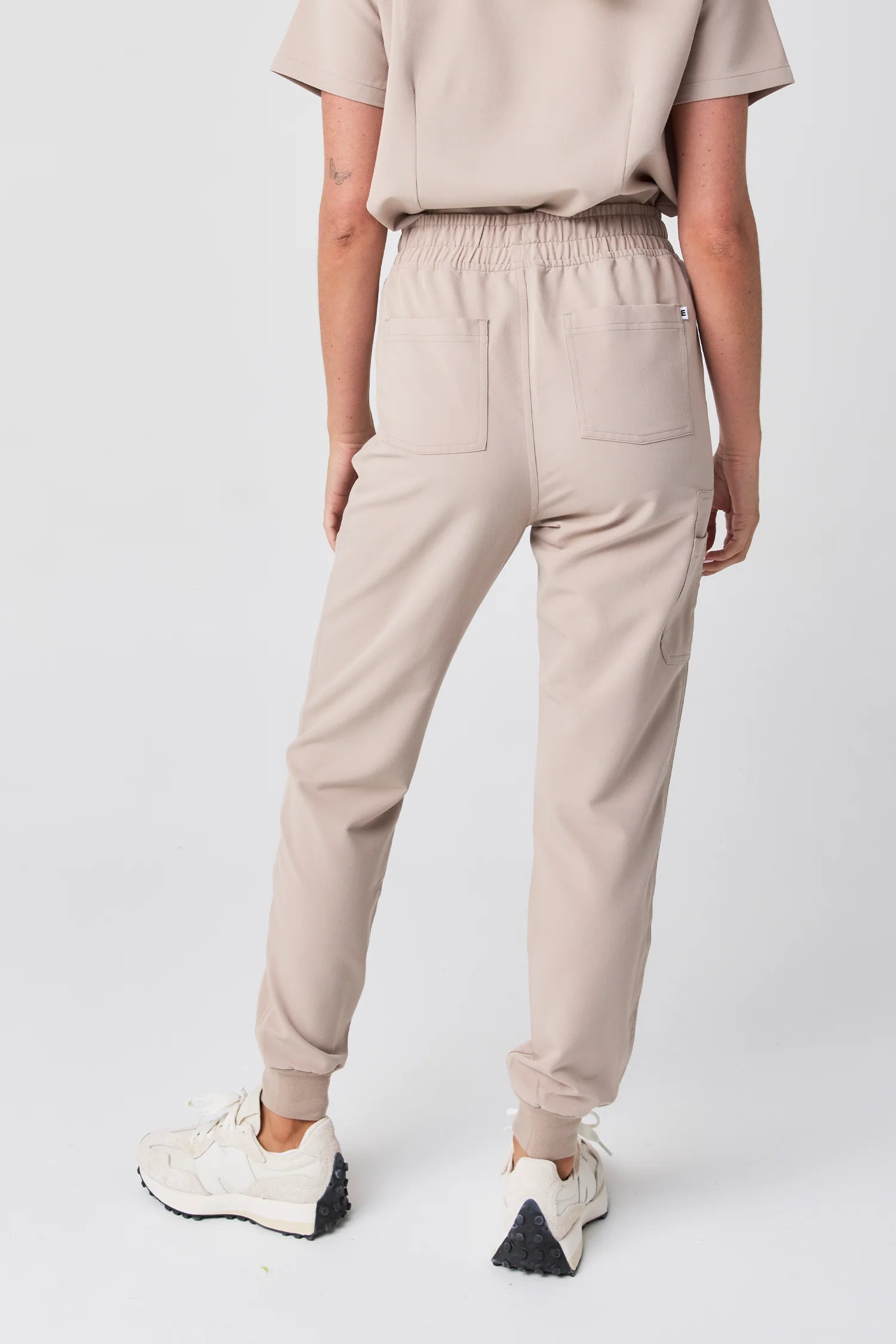 Melrose Multi-Pocket Jogger Scrub Pants - Oat