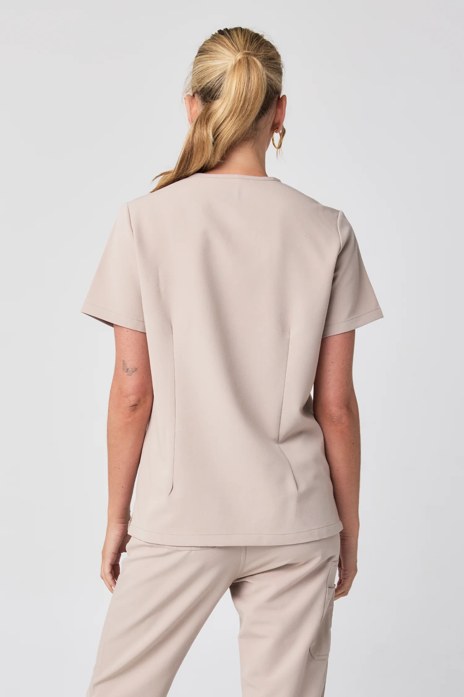 Everly V-Neck Four Pocket Scrub Top - Oat