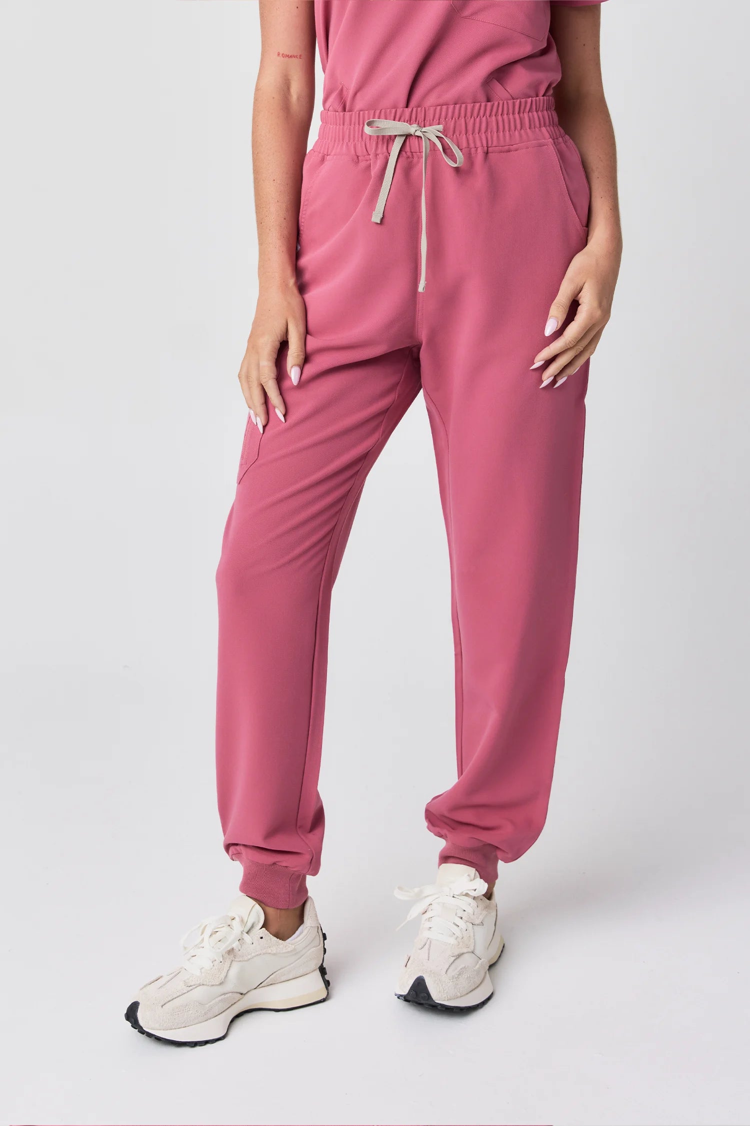 Melrose Multi-Pocket Jogger Scrub Pants - Deep Pink