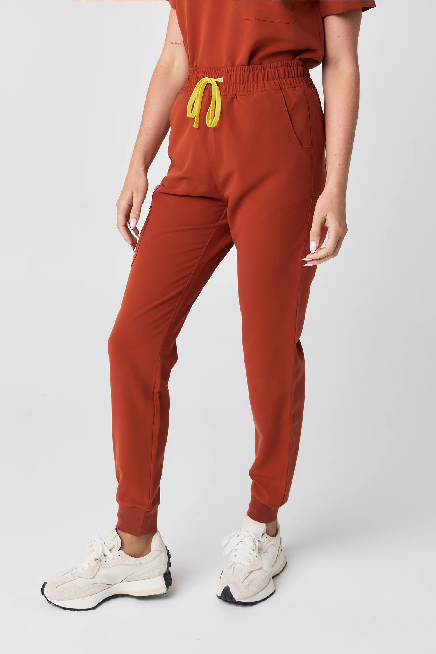 Melrose Multi-Pocket Jogger Scrub Pants - Rust