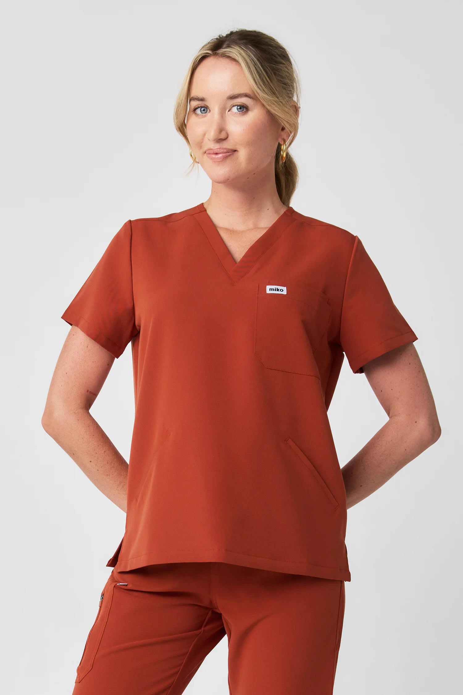 Everly V-Neck Four Pocket Scrub Top - Rust