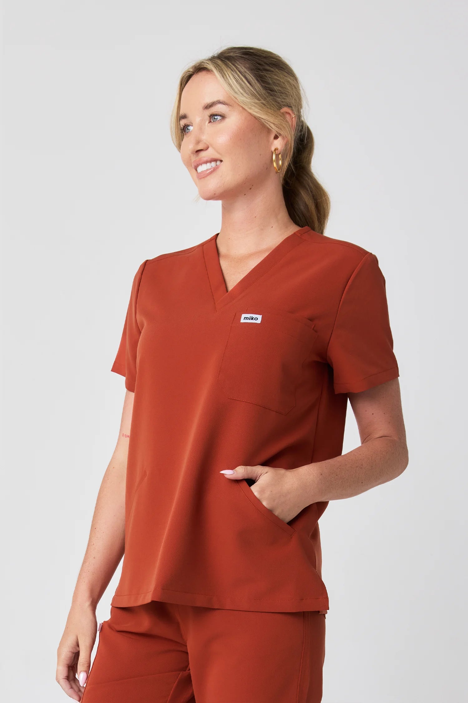 Everly V-Neck Four Pocket Scrub Top - Rust
