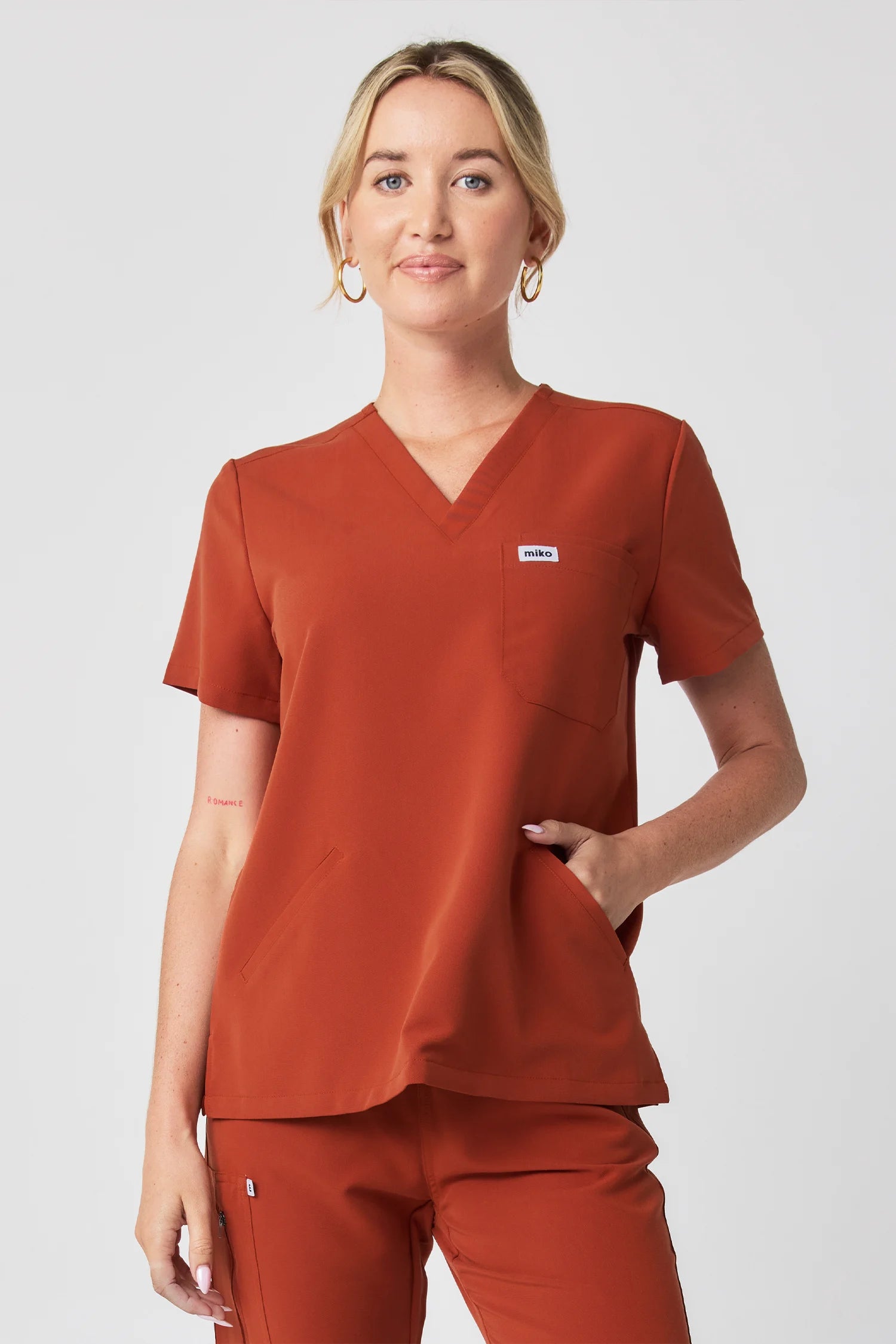 Everly V-Neck Four Pocket Scrub Top - Rust