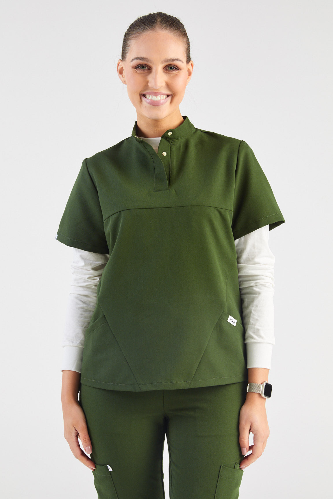 June Mandarin Collar Two Pocket Scrub Top - Hunter Green [Final Sale]